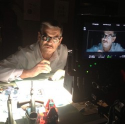 Pierce Brosnan jako zegarmistrz w filmie „Survivor“