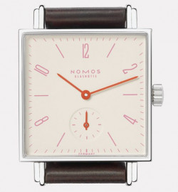 Zegarek firmy Nomos Glashütte, model Tetra2 - Jelängerjelieber