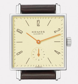 Zegarek firmy Nomos Glashütte, model Tetra2 - FleMaßliebchen