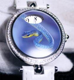 Zegarek firmy Angular Momentum, model Schlangenuhr