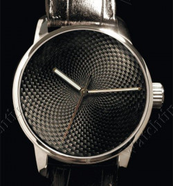 Zegarek firmy Angular Momentum, model Tec & Art Guilloche Noir