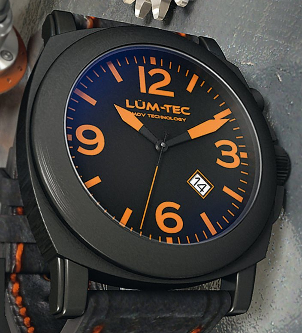 Zegarek firmy LÜM-TEC, model M18