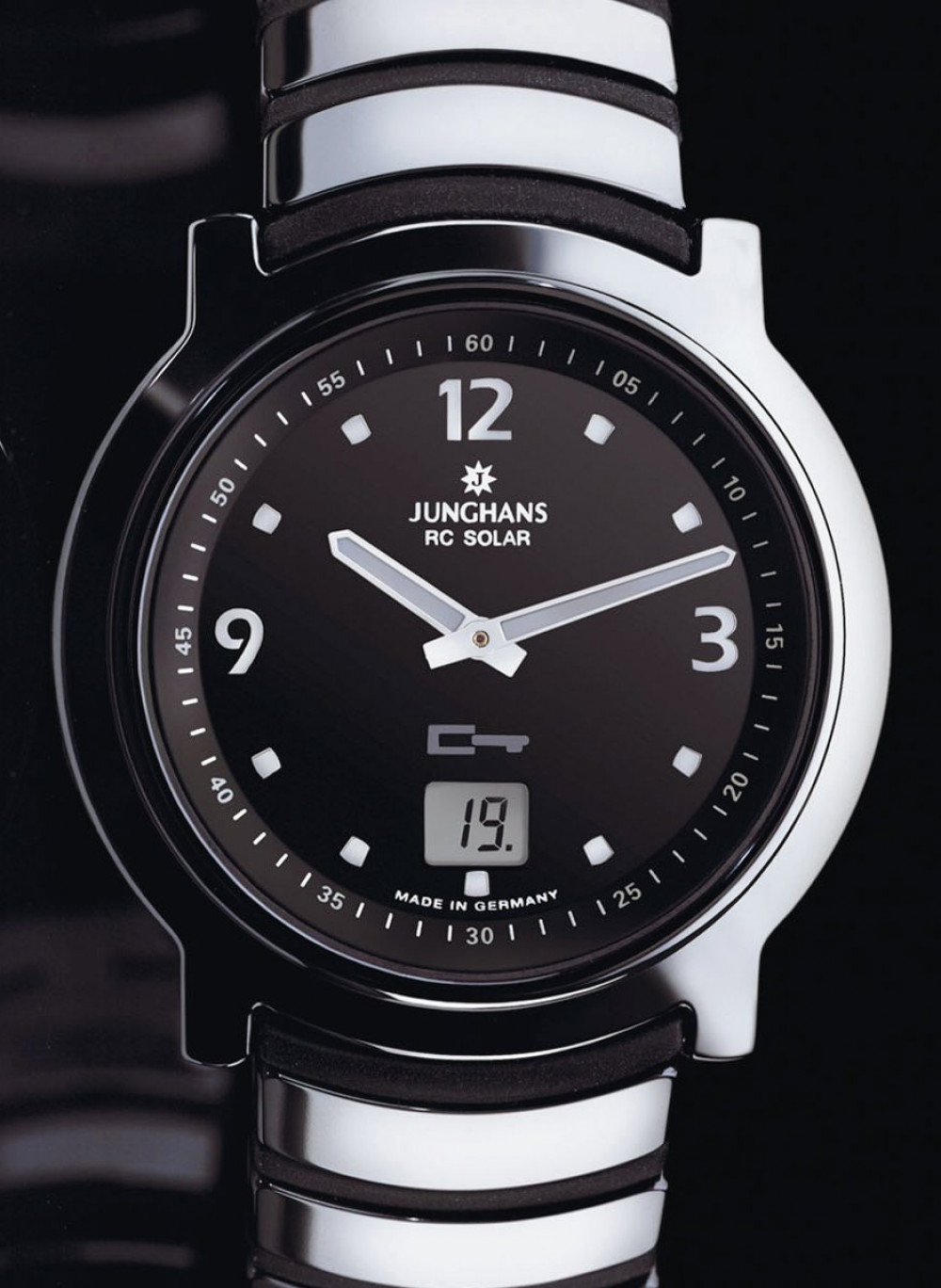 Zegarek firmy Junghans, model FutureWatch RC Solar