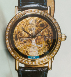 Zegarek firmy Armin Strom, model Blue Gold